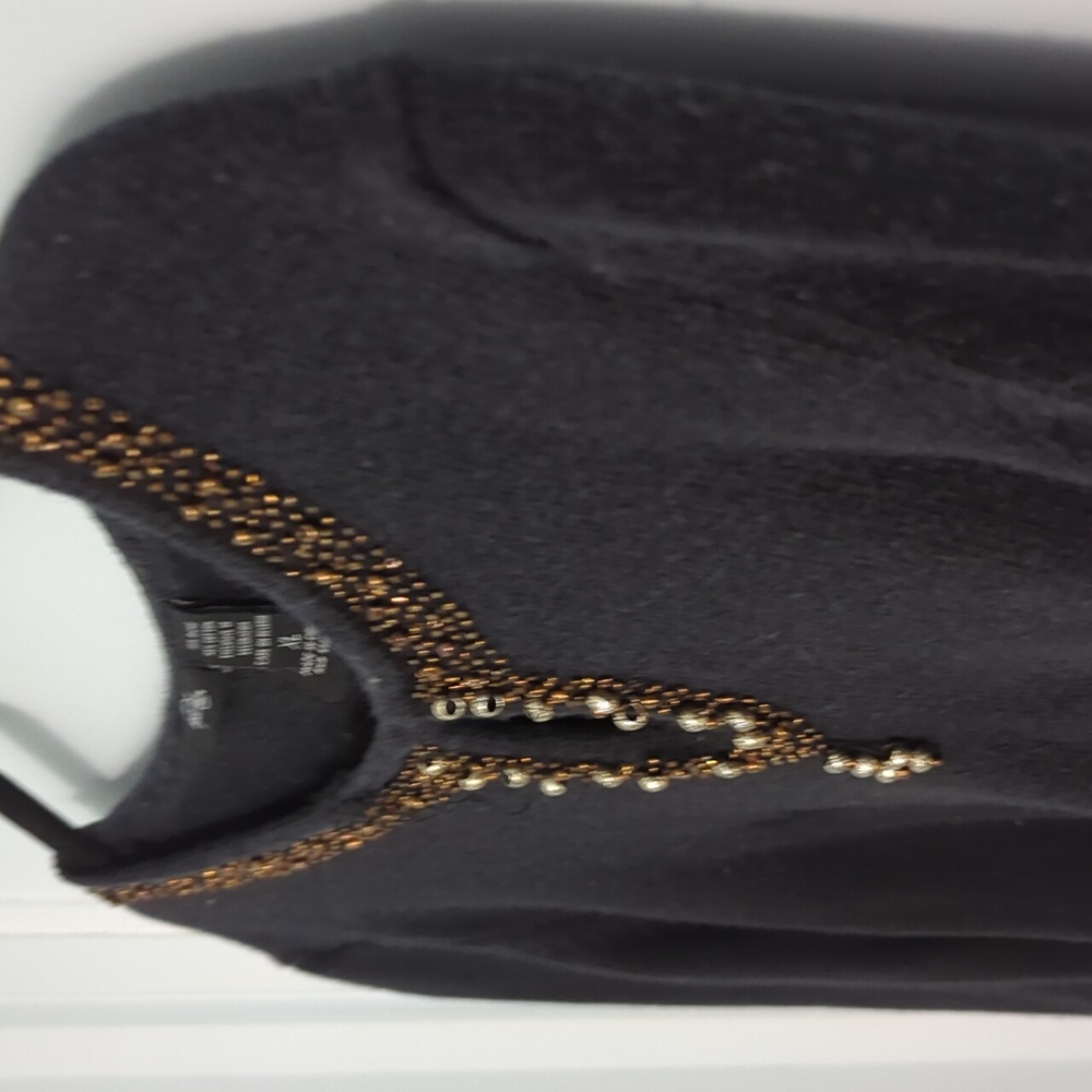 Taylors Marcs Sz XL Black Keyhole Top with Gold Bead Accents - Picture 3 of 4